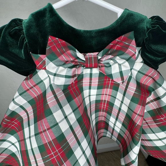 Ashley Ann Baby Girl Christmas Plaid Dress Green Velvet 0–3 Months NWT - Picture 1 of 10